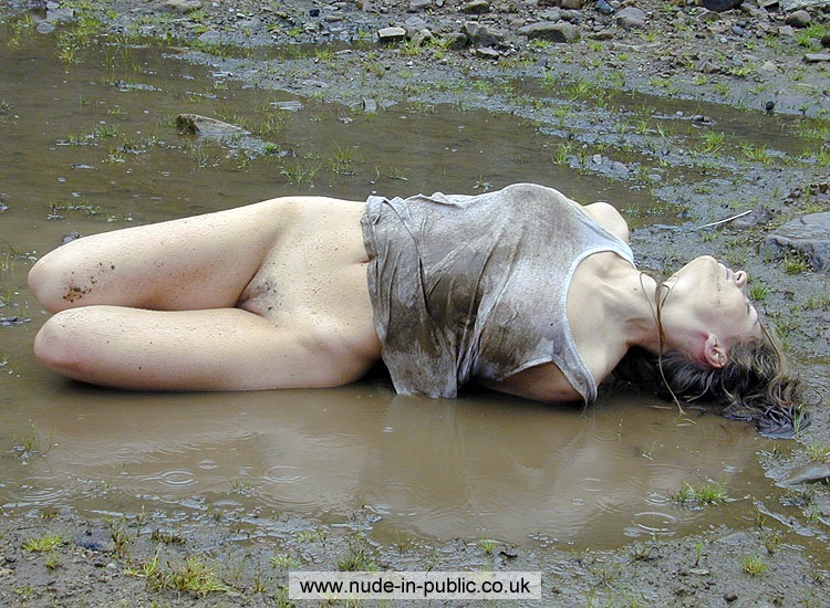 gina-lorenz-hogtied-mud08